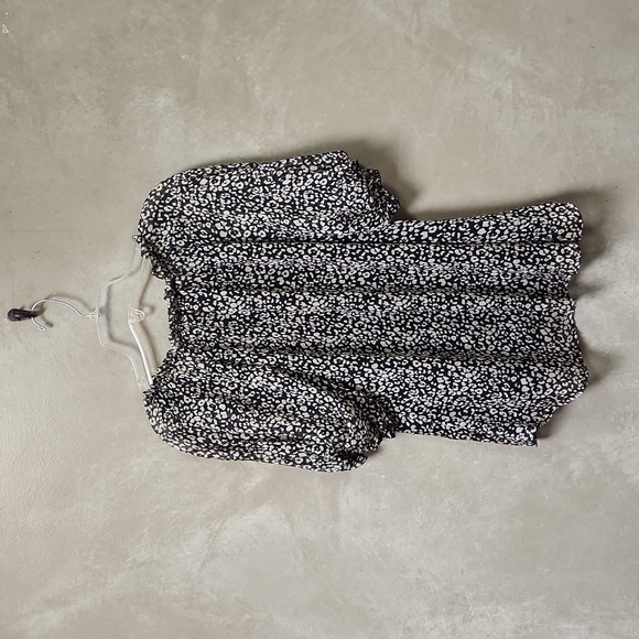 Kori Women's Black and White Print Boho Style Top Size M - Picture 7 of 7